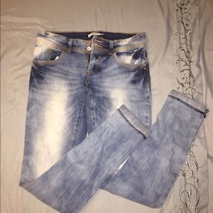 Long distressed jeans